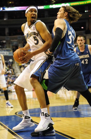 打讓馬刺逐 打讓馬刺逐