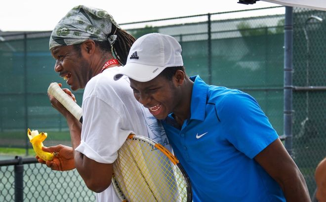 足协杯与亚 足协杯与亚